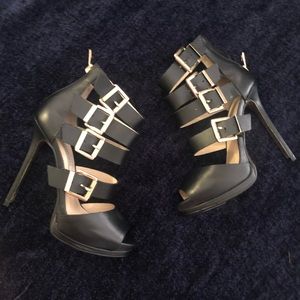 Kristin Cavallari Buckled Heels 😻
